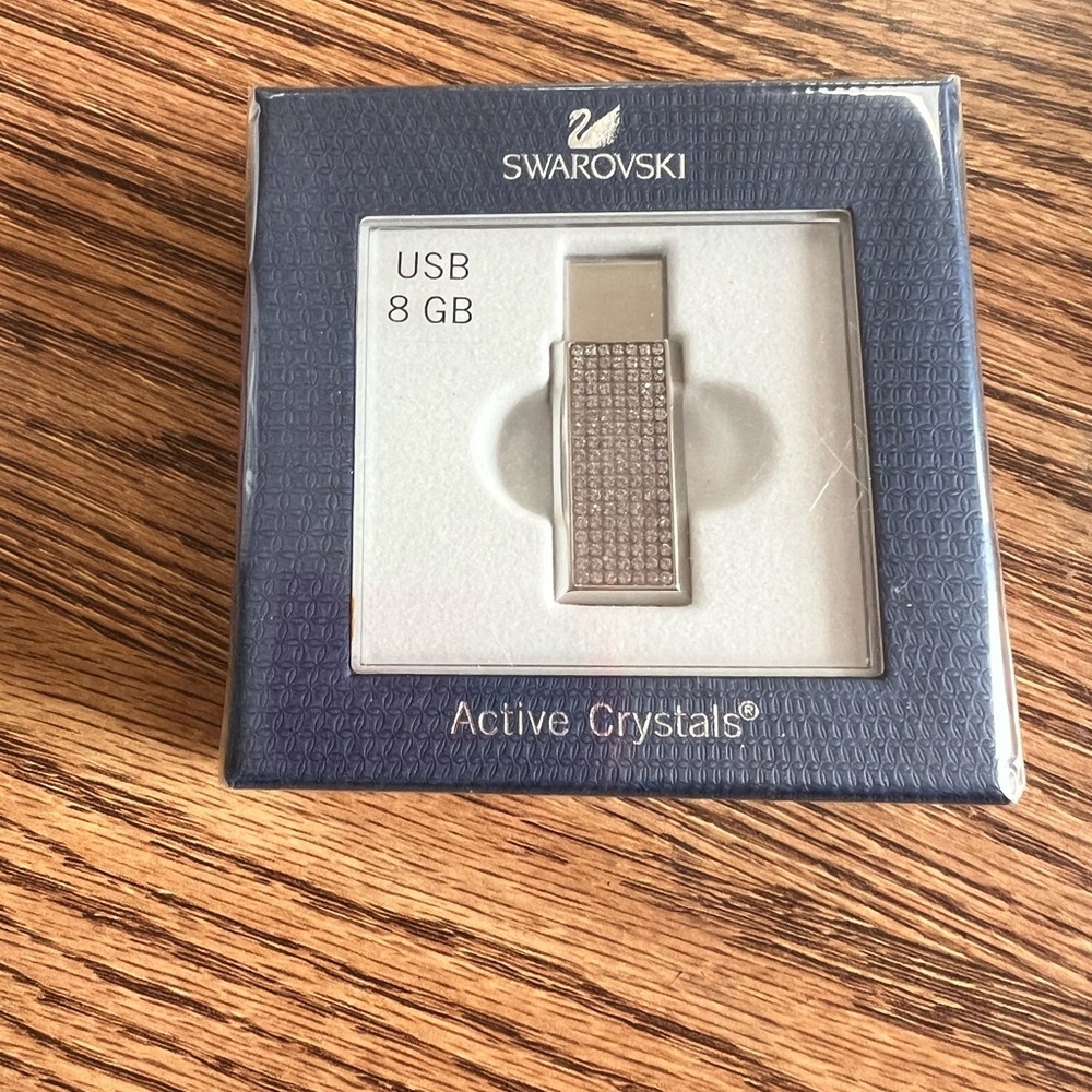 Swarovski usb 8gb memory stick